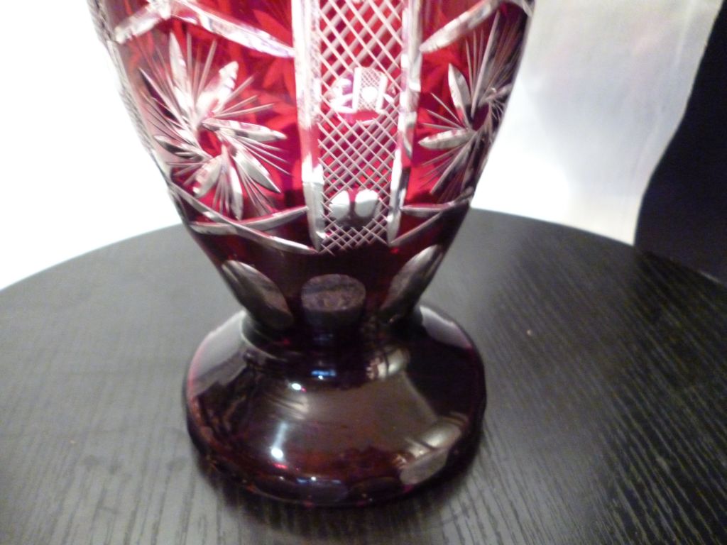 Antik bíbor színű csiszolt üveg váza 30 cm