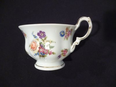 Antik jelzett vastagfalú porcelán csésze