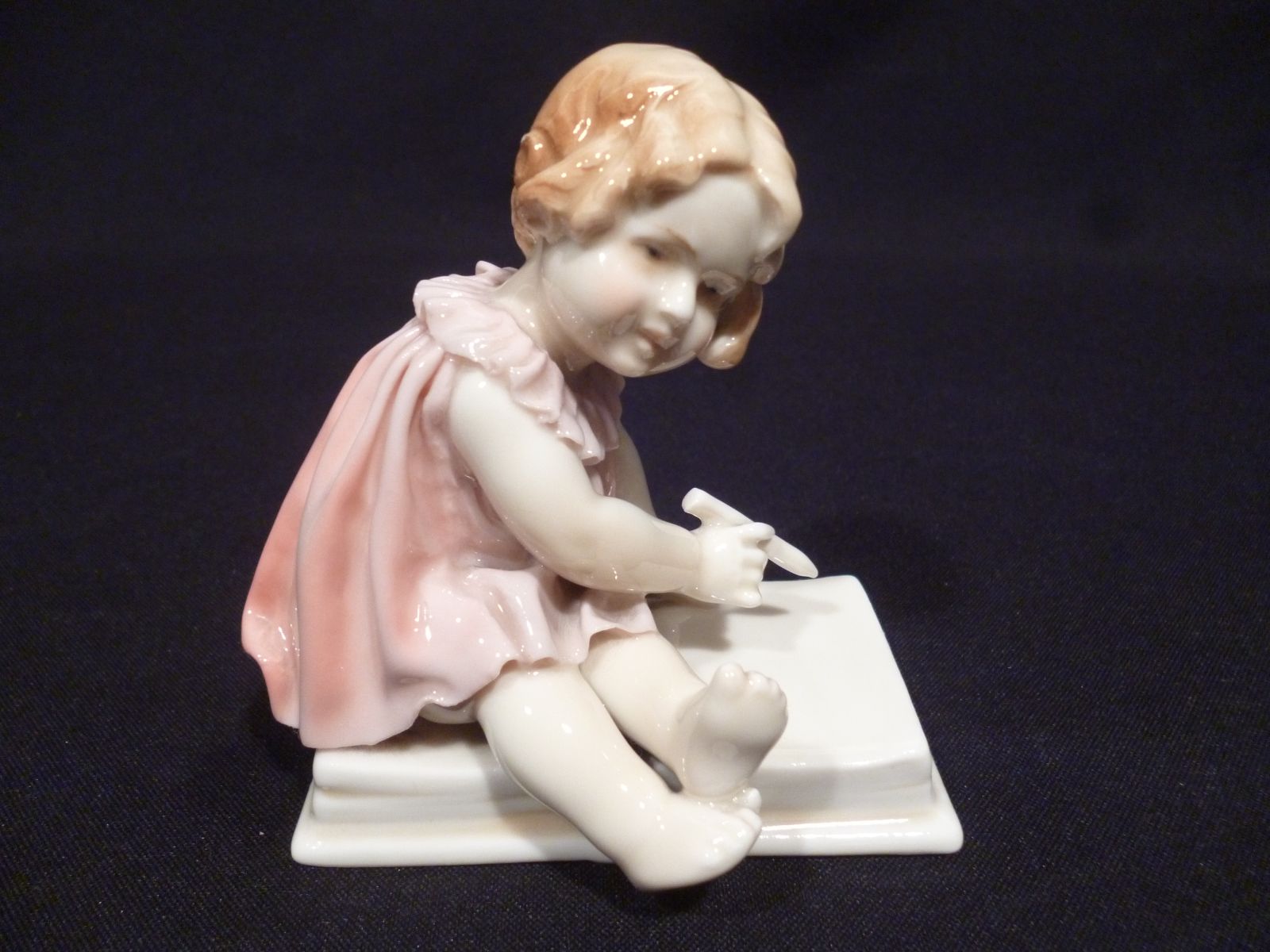 Régi jelzett ENS porcelán kislány figura 10cm