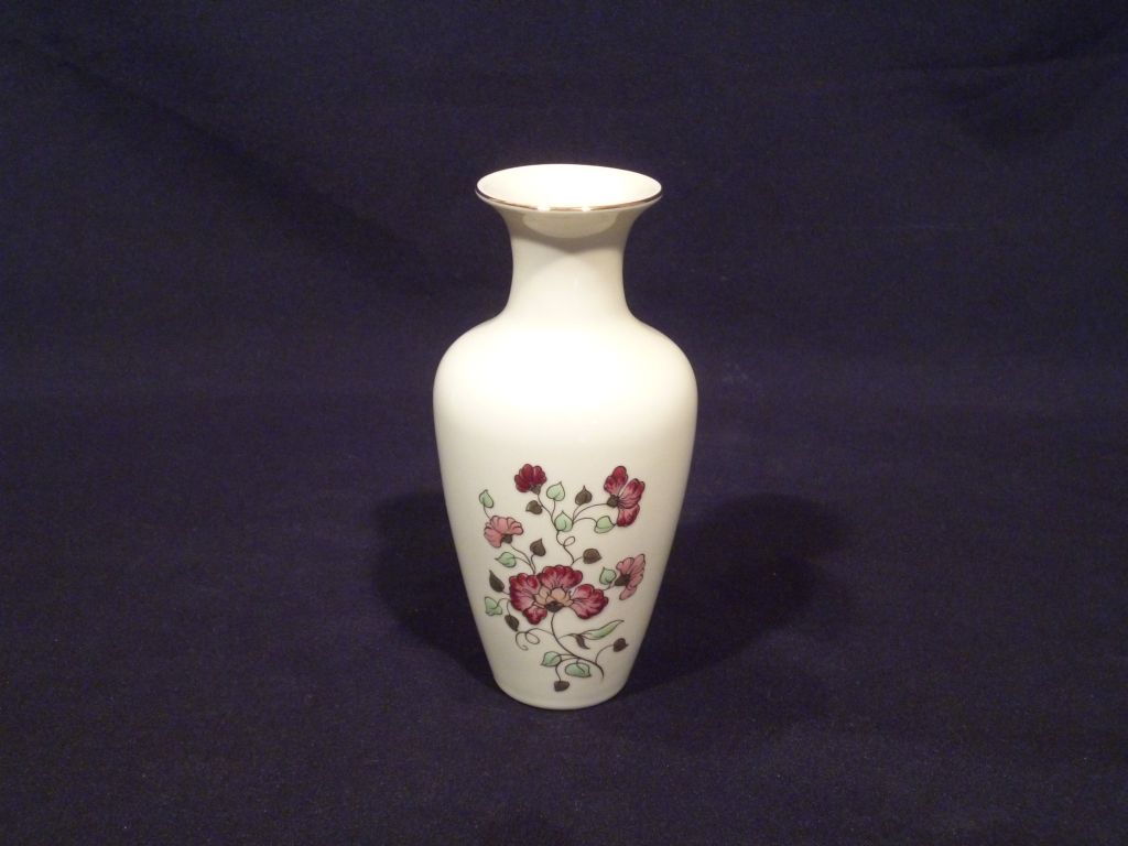 Vajszínű Zsolnay váza 16 cm
