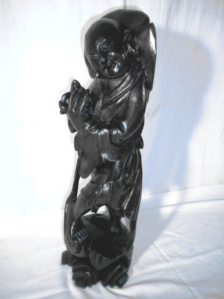 Faragott fa buddha szobor 39 cm