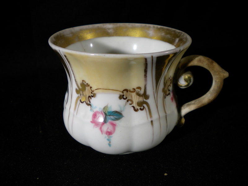 Antik Carsbad-i csésze