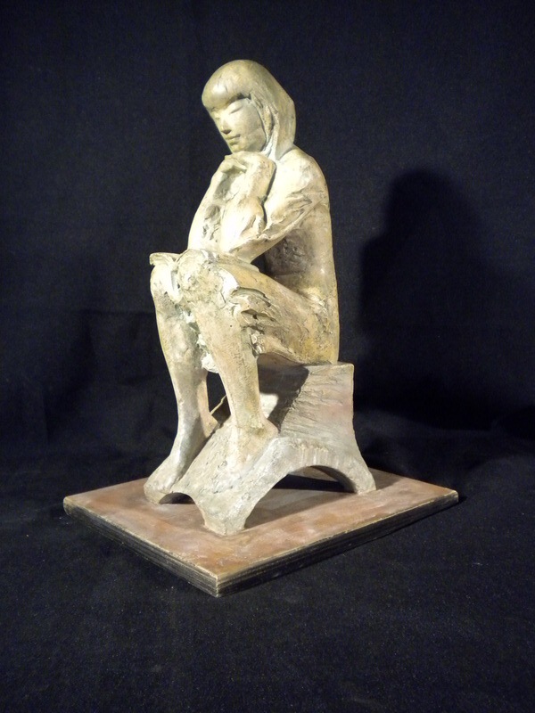Kirchmayer Károly olvasó nő szobor