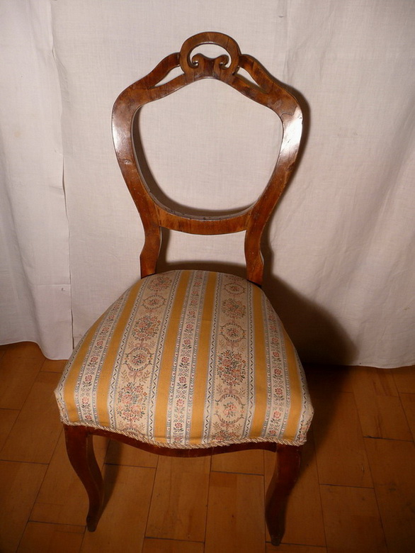 Antik szék az 1800-as évekből